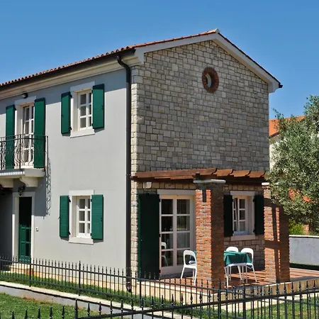 Luxury With A Swimming Pool Buici, - 13543