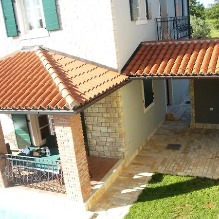 Luxury With A Swimming Pool Buici, - 13543 *