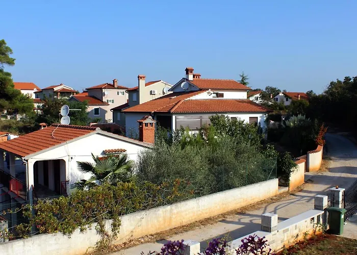 Luxury With A Swimming Pool Buici, - 13543 *