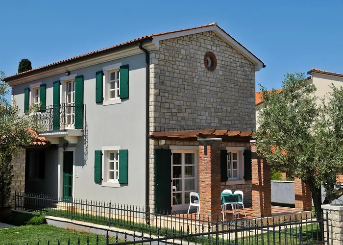 Luxury With A Swimming Pool Buici, - 13543