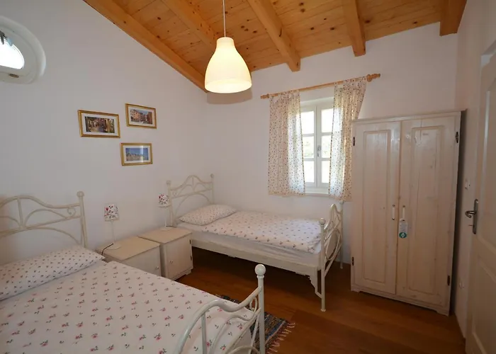 Luxury With A Swimming Pool Buici, - 13543 Poreč