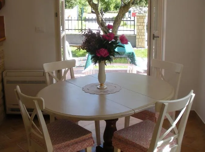 Villa Luxury With A Swimming Pool Buici, - 13543 *