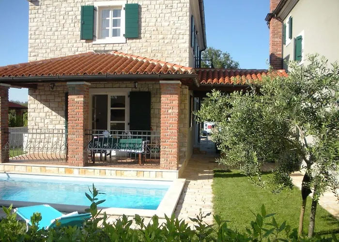 Luxury With A Swimming Pool Buici, - 13543 Vila *