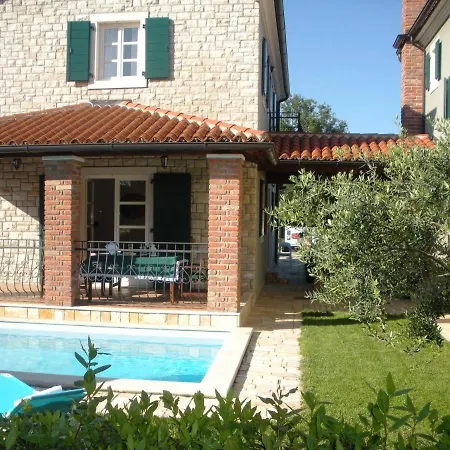 Luxury With A Swimming Pool Buici, - 13543 Villa *