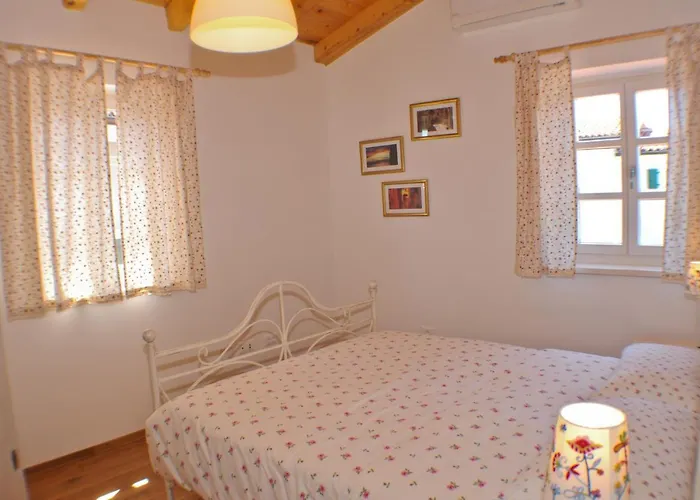 Luxury With A Swimming Pool Buici, - 13543